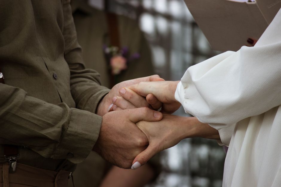 When Sacred Union Becomes a Social Role: Commitment as a Community Witness