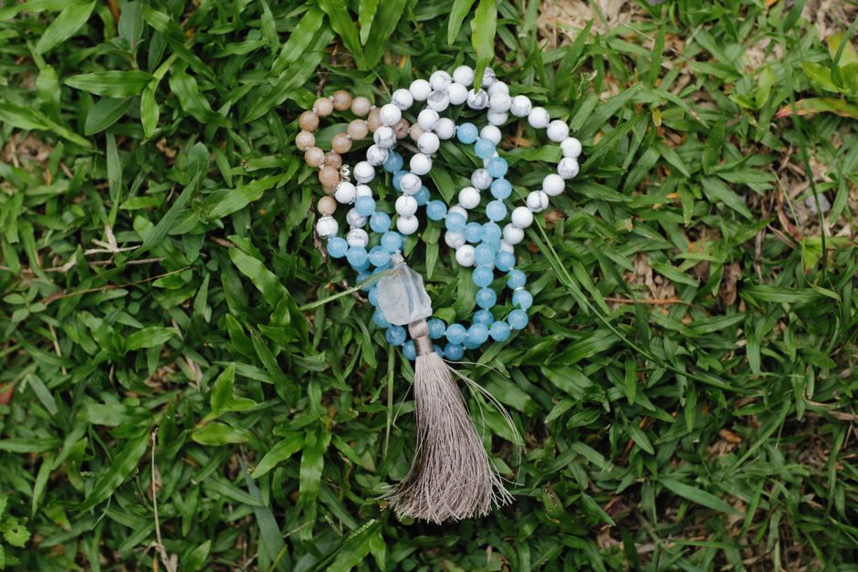Do You Need a Mala to Walk? Prayer Beads, Counting, and the Objects of Walking Meditation