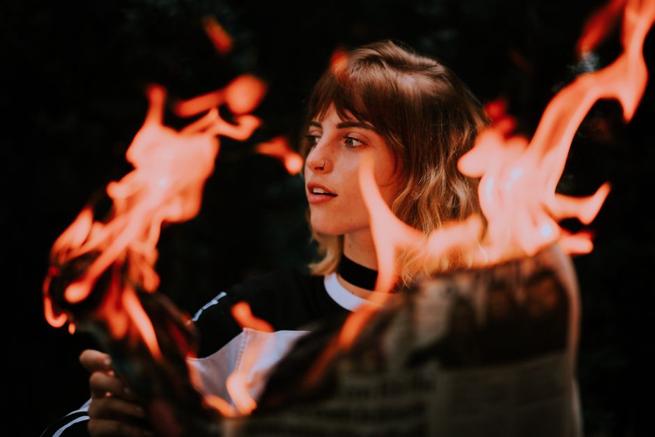 Why Fire Scrying Feels Flat: The Psychology Behind the Flame