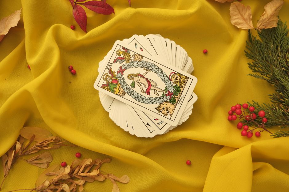 When a Card Goes Missing: Do You Really Need a Complete Tarot Deck?