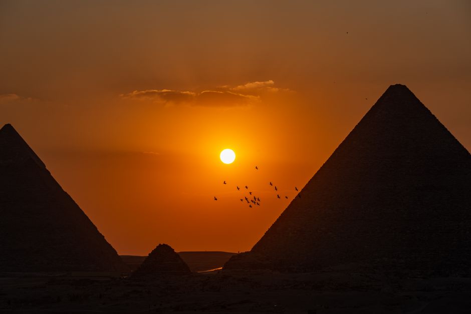 What Ancient Sunset Texts Actually Describe — and What They Do Not