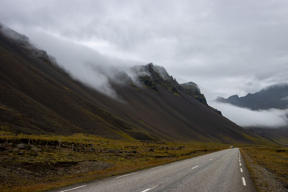 Why Icelandic Galdr Feels Flat When You Skip the Grammar of the Galdralag
