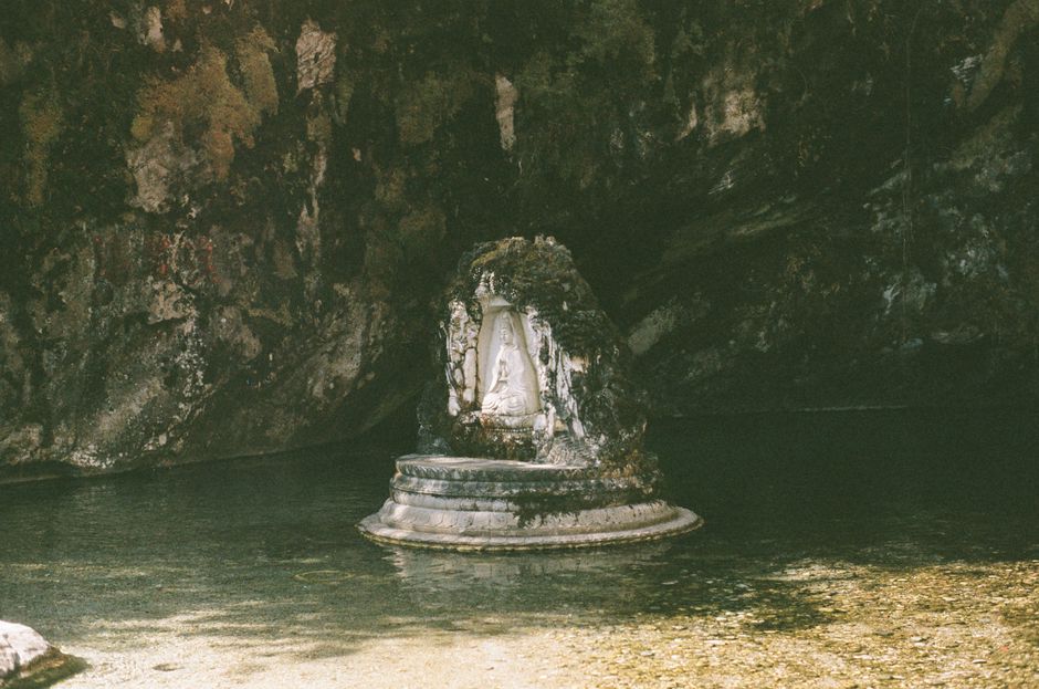 When Sacred Landscapes Become Personal Altars: Boundaries Between Place-Based Devotion and Spiritual Ownership