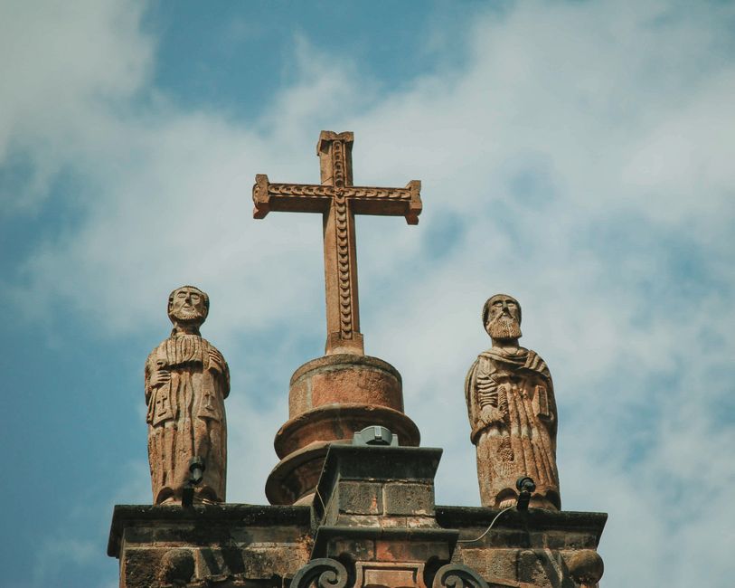 Kabbalah Meets Zen: A Cross-Cultural Guide to Sacred Symbols