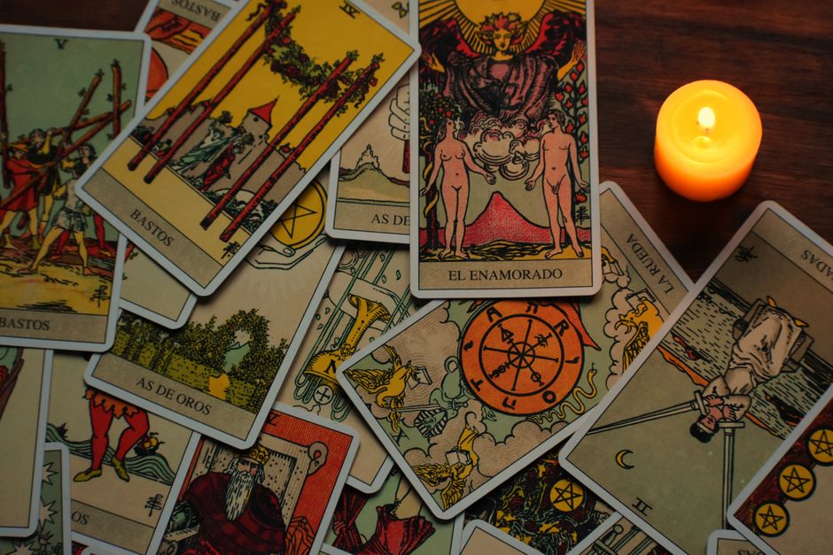 Why Tarot Readings Feel Disconnected: How to Find the Hidden Threads in Your Cards