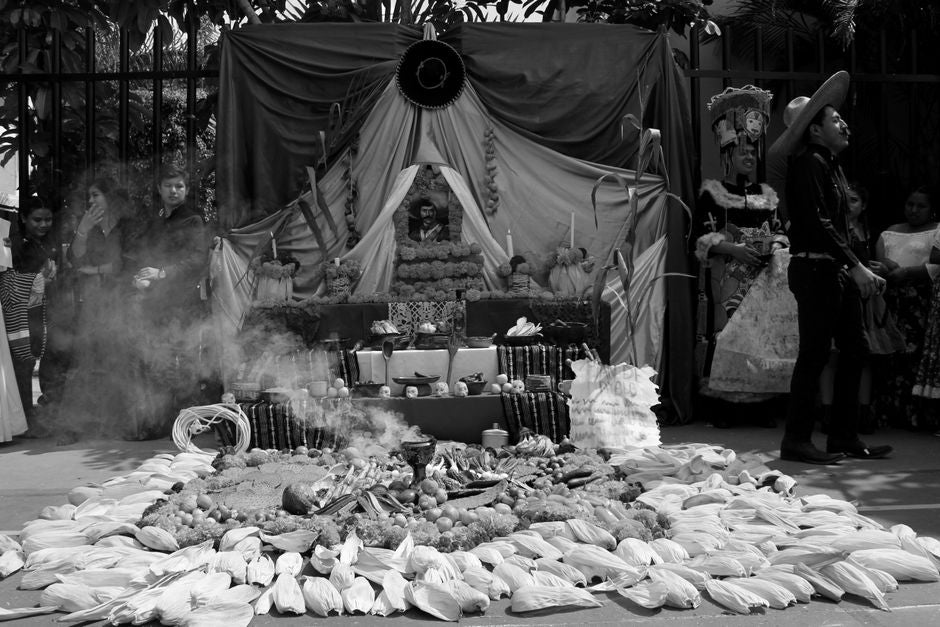 Why Your Ancestors' Altar Doesn't Match Your Pinterest Board: Folk Practice, Formal Tradition, and the Problem of Reconstruction