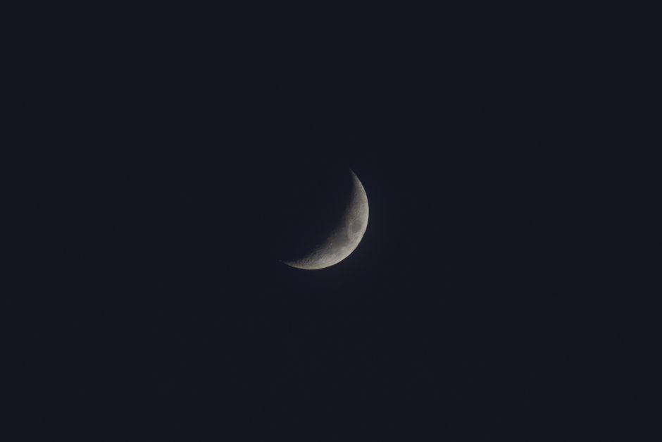 Why Do My Moon Phase Rituals for New Beginnings Fail When Saturn is Retrograde in My 8th House?