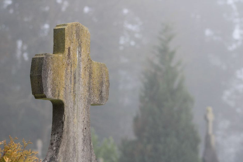 The Best Combination: Graveyard Dirt and Planetary Hours for Ancestral Resonance