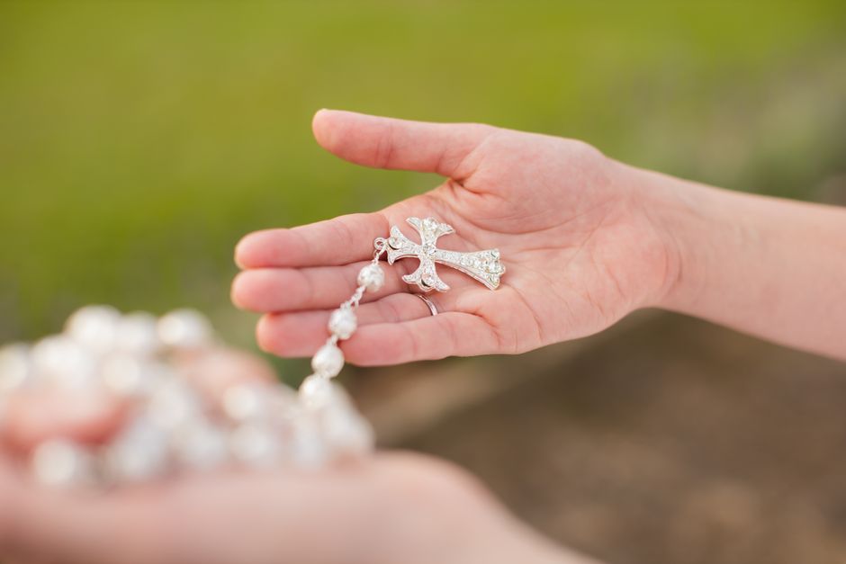 Why Your Devotional Practice Feels Empty: The Difference Between Ritual Repetition and Devotional Attention
