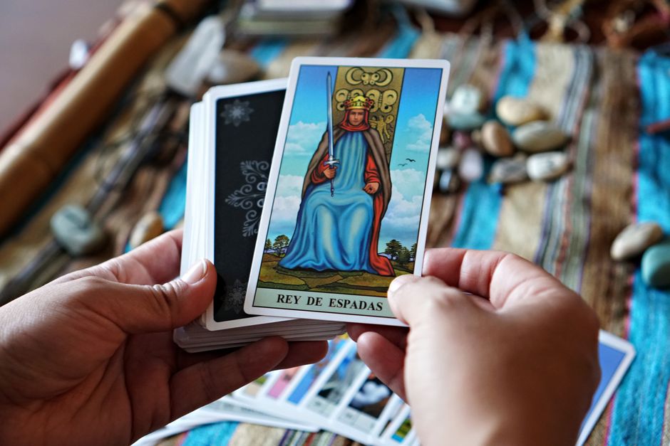 Why Tarot Spreads Travel: How Diaspora, Colonialism, and Cultural Exchange Reshaped the Cards