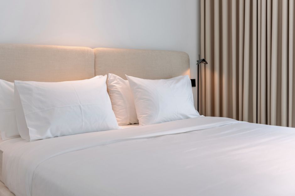 Energy Protection in a Hotel Room: A Practical Guide for Travelers
