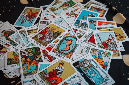 Consistency in the Chaldean Oracles: What the Fragments Actually Ask of a Reader