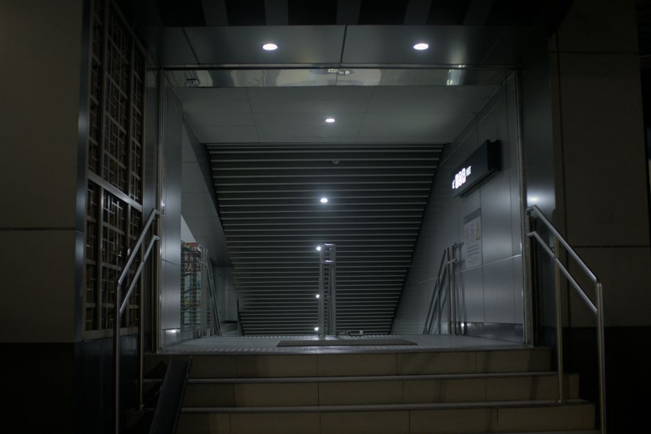 Liminal Space Awakening: Active Threshold Crossing vs. Passive Liminal Drift