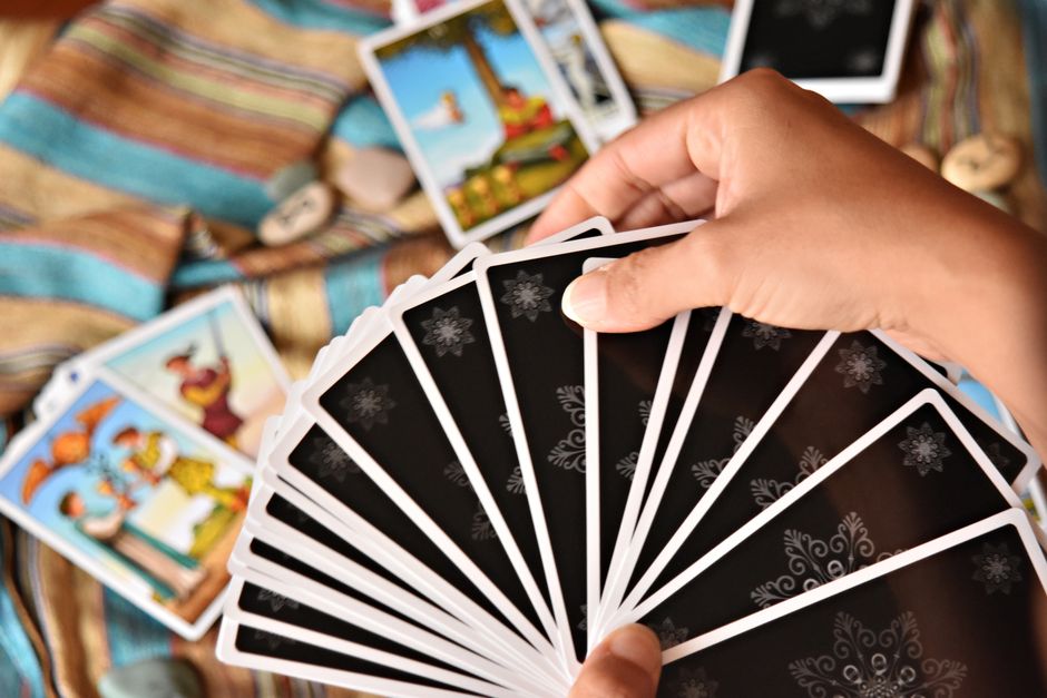 Choosing Between Tarot Workbooks, Audio Ambience, and Tapestries: A Practical Guide