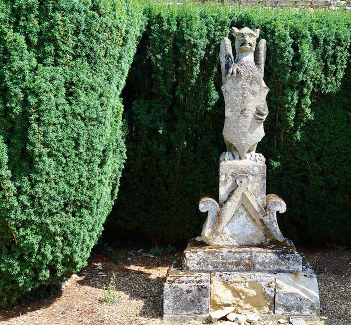 The Hedge: Historical Origins of the Threshold Between Worlds in Hedge Witchcraft