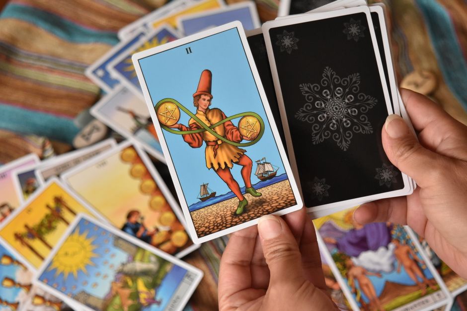 Torn Between Two Choices? A Coin Divination Practice for Settling Indecision