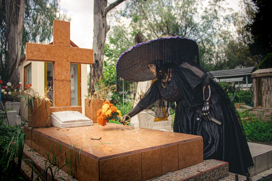 Why Ancestor Altars Aren't the Same as Grave Visits: Remembrance Across the Threshold