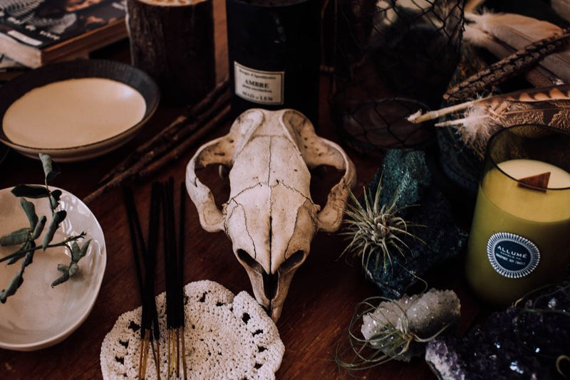 How to Use Wiccan Energy Clearing for a Clutter-Free Creative Space