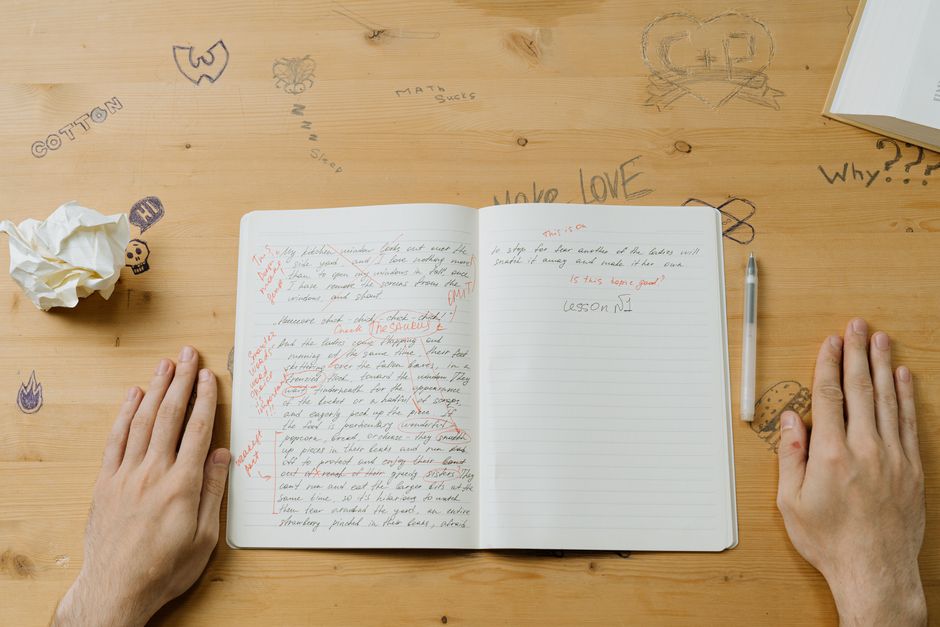 Why Automatic Writing Sessions Stall: Distinguishing the Editor From the Hand