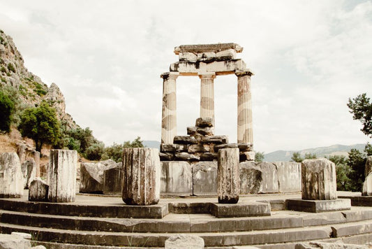 Did the Ancient Greeks Really Use 'Om'? Reading Sacred Sound in Primary Sources