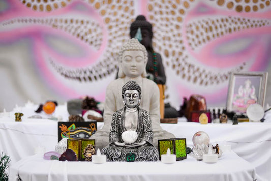 Setting Up a Sacred Union Altar Without Overdoing the Ritual