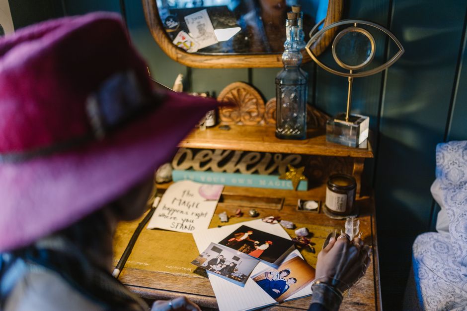 Mirror Magic in a Hotel Room: What to Do When There Is Only One Mirror