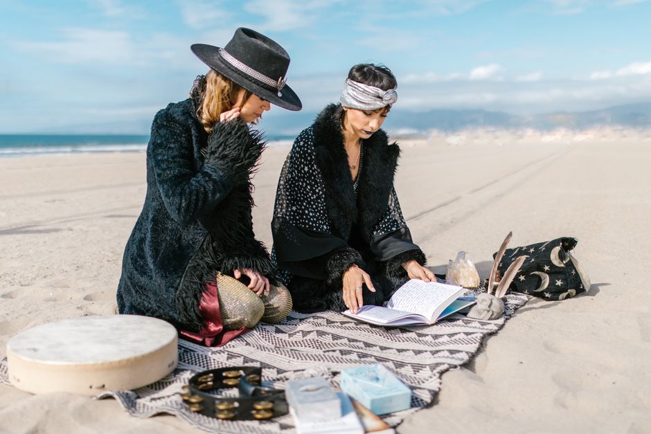 Sea Witch Ancient Wisdom: A Practical Guide to Ocean-Inspired Rituals