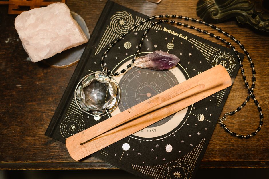 The Essential Guide to Choosing Ritual Magic Tools for Spiritual Seekers
