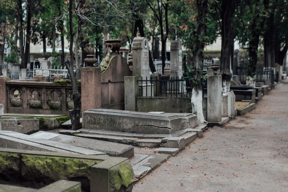 The Essential Guide to Graveyard Soil Collection: A Complete System for Ancestral Connection