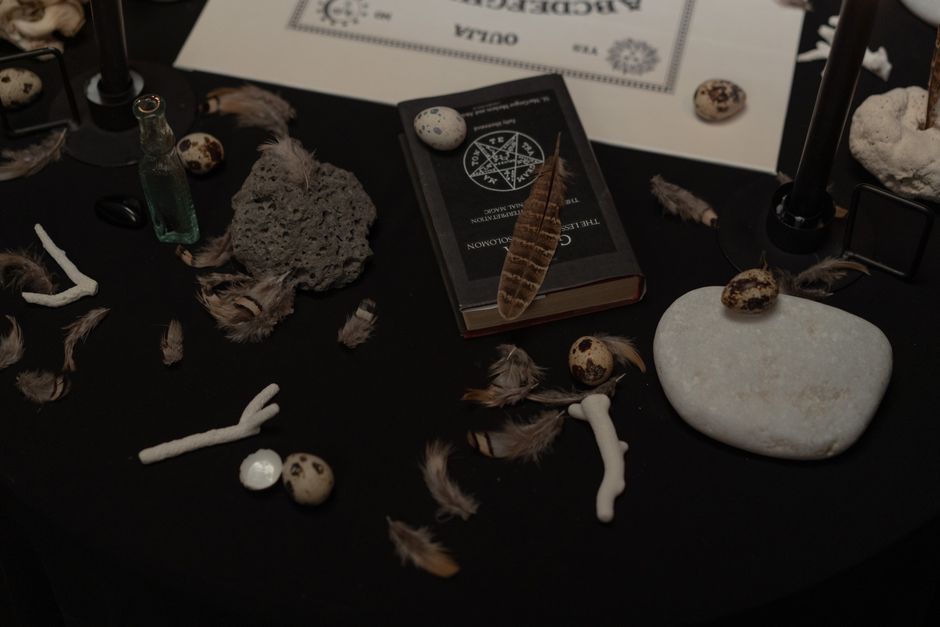 When Summoning Became a Ritual: How Everyday Custom and Formal Rite Diverge