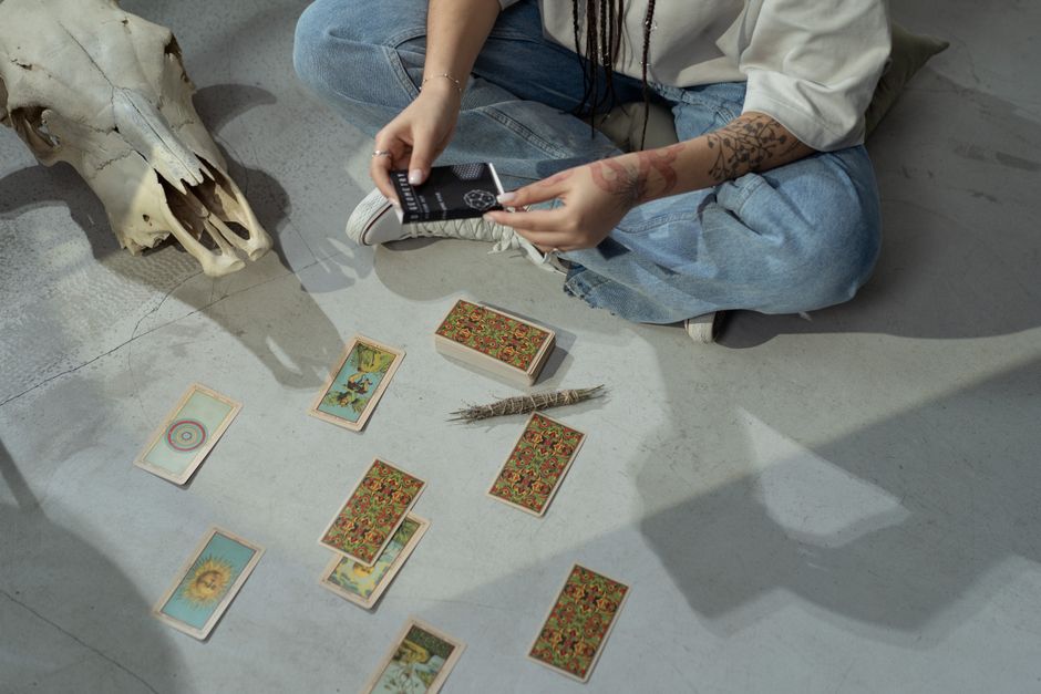 How Lenormand Cards Reflect Cross-Cultural Archetypes Across Traditions