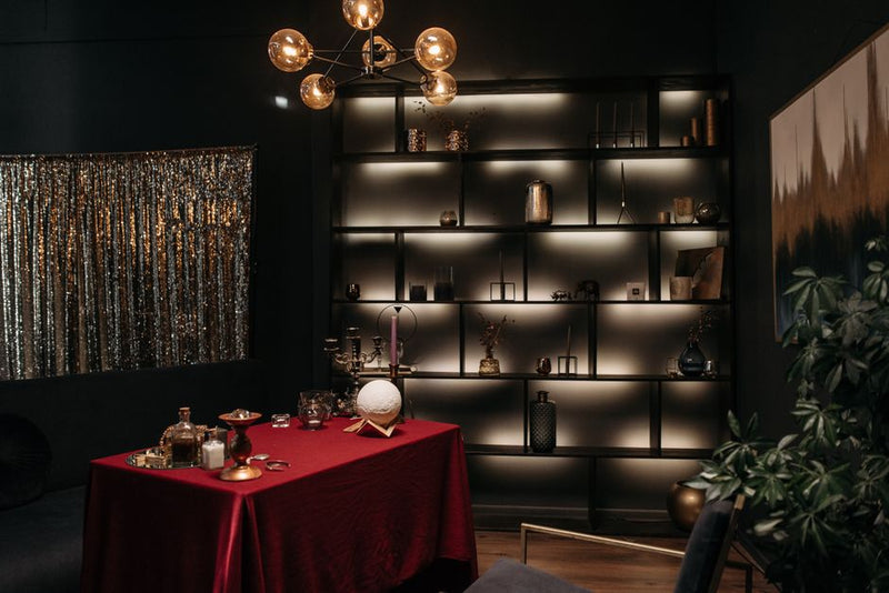 The Neuroscience of Scrying: How Modern Research Validates Ancient Mirror Gazing