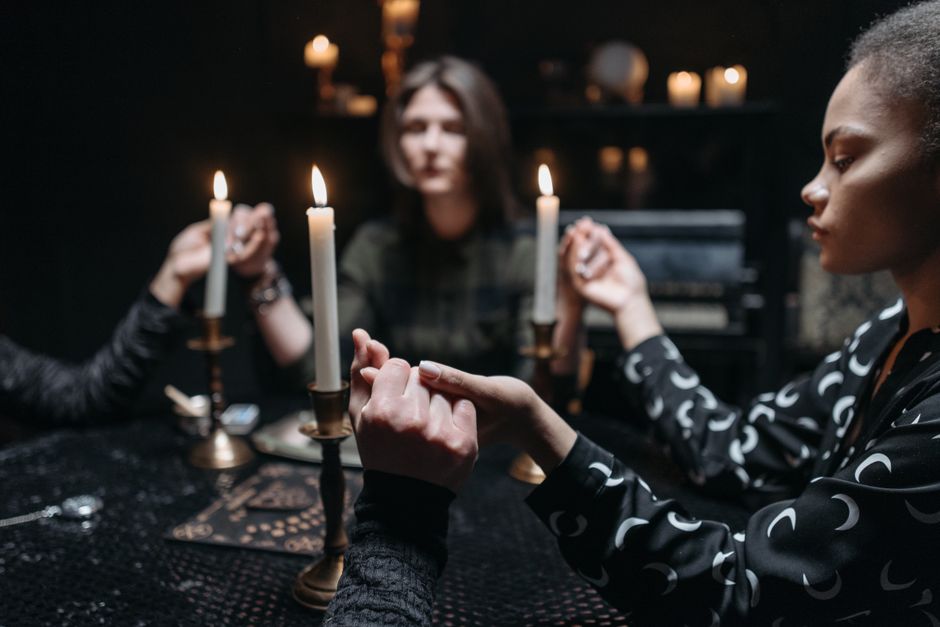 Who Had the Right to Set Intentions? Gender, Authority, and the History of Spoken Ritual