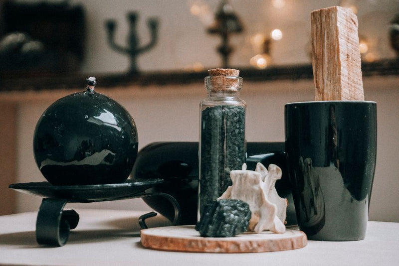 The Real History of the Obsidian Mirror and Its Role in Scrying
