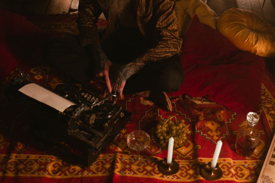 Setting the Ground for Automatic Writing