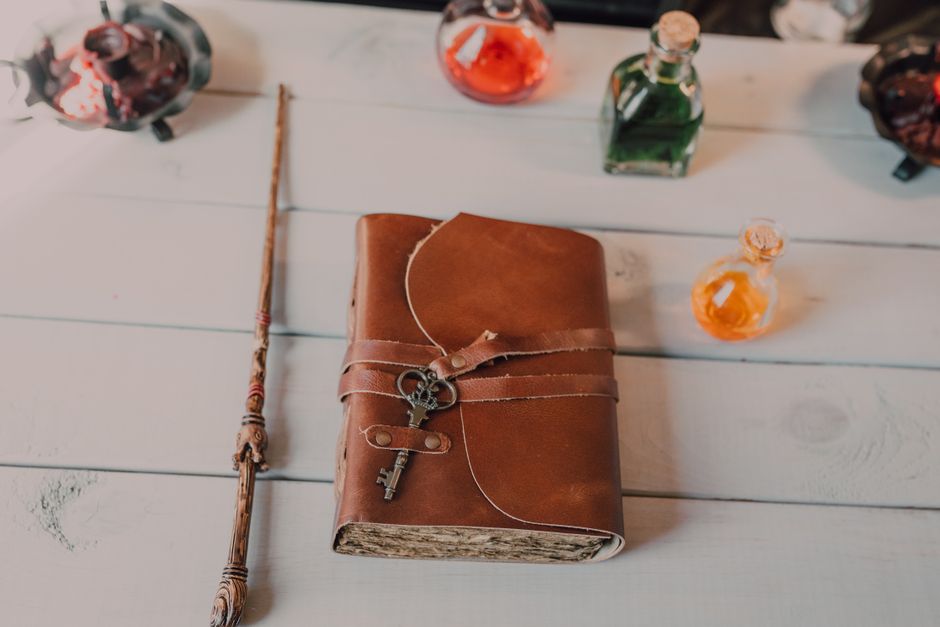 Writing Down the Charm: What Reflection and Journaling Actually Did in Jewish Folk Magic