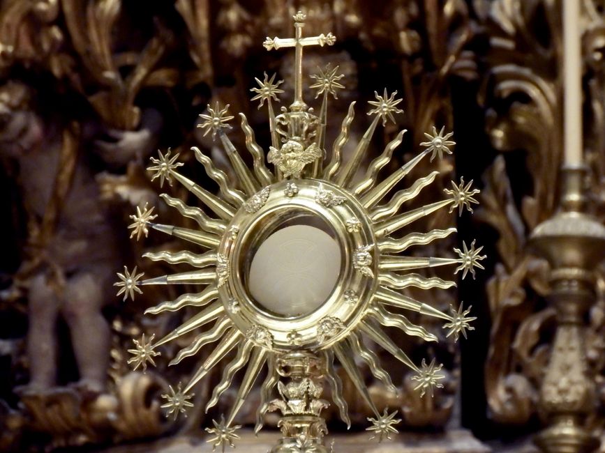 Why Medieval Altars and Reliquaries Changed How We Think About Ritual Objects