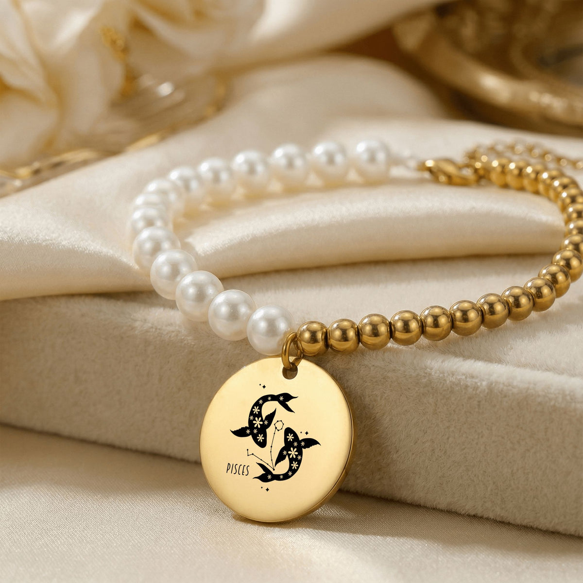 Pisces Premium Pearl & Gold Coin Bracelet: Mother of Pearl