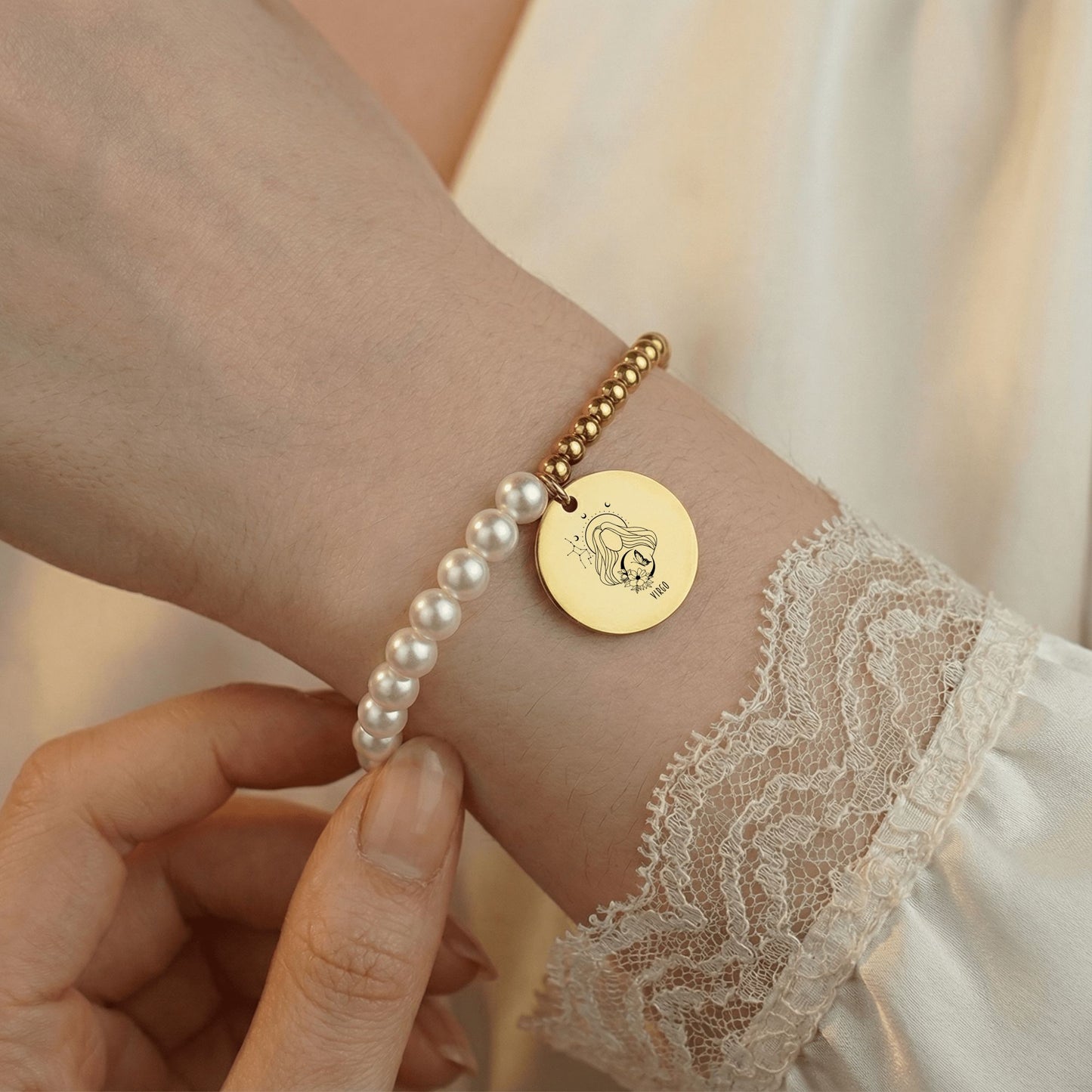 Virgo Premium Pearl & Gold Coin Bracelet: Mother of Pearl